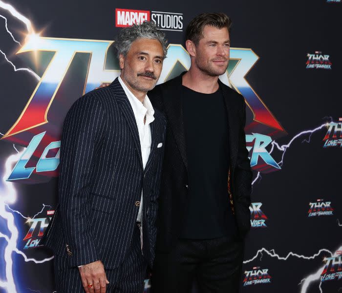 Taika Waititi y Chris Hemsworth