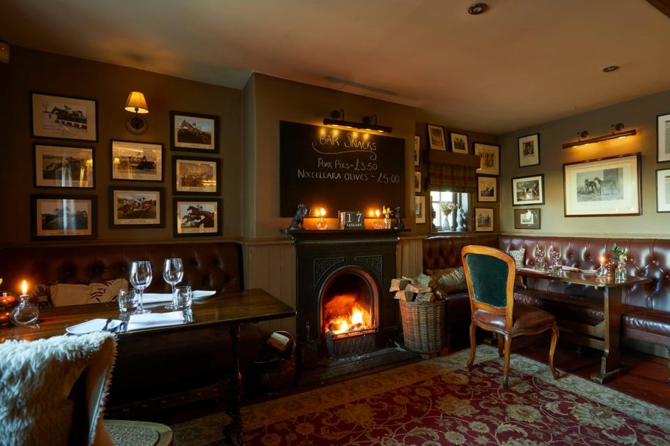 Finish a hike through the Peak District with a long, lazy lunch at Duncombe Arms (Duncombe Arms)