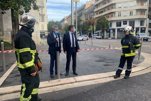 Sur les lieux de l'attaque, à Nice.