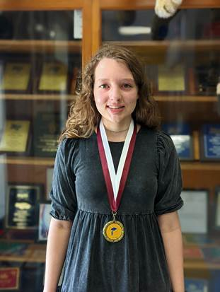 Eliza Abston, a rising senior at Central Magnet School,  has been named a winner of the 2022 Carson Scholarship.