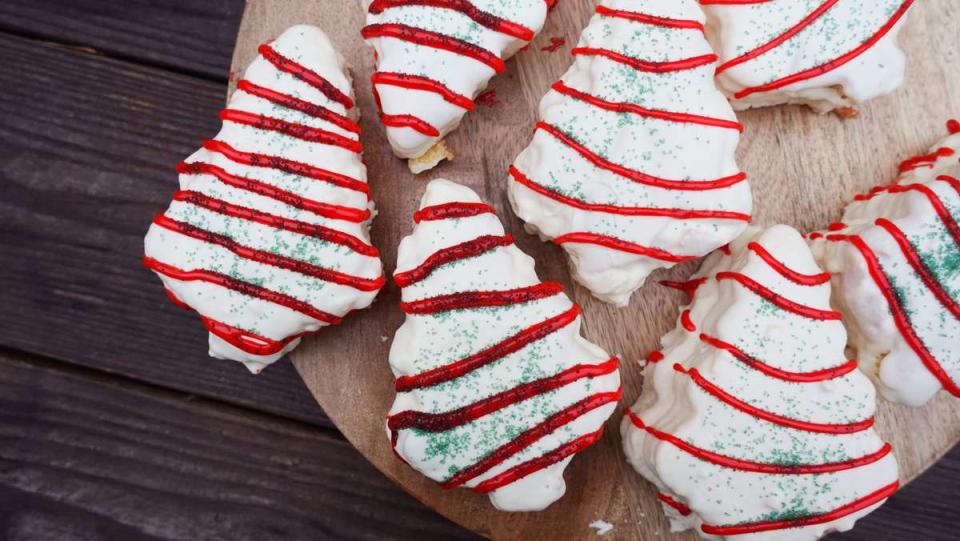 Homemade Little Debbie Christmas Tree Cakes