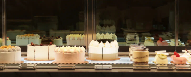 nesuto - cake display