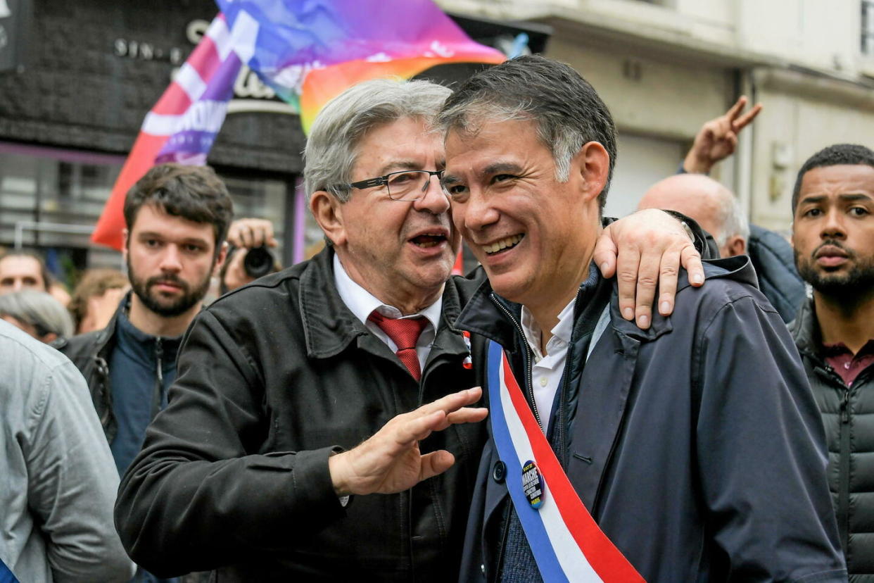 Jean-Luc Mélenchon avec Olivier Faure lors de la marche contre la vie chère et l'inaction climatique, le dimanche 16 octobre 2022 à Paris.  - Credit:ISA HARSIN/SIPA / SIPA / ISA HARSIN/SIPA