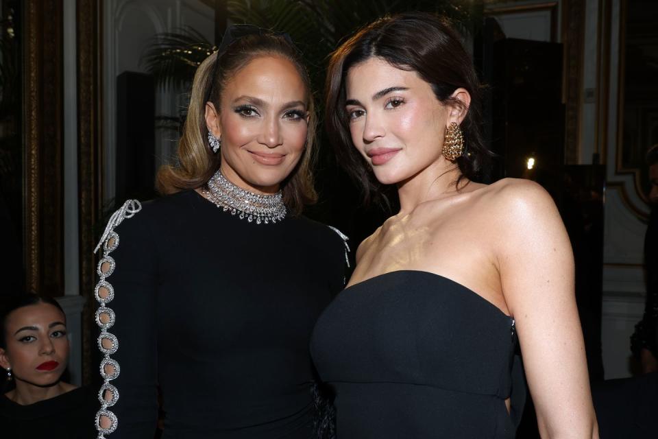 kylie jenner and jennifer lopez at valentino's show