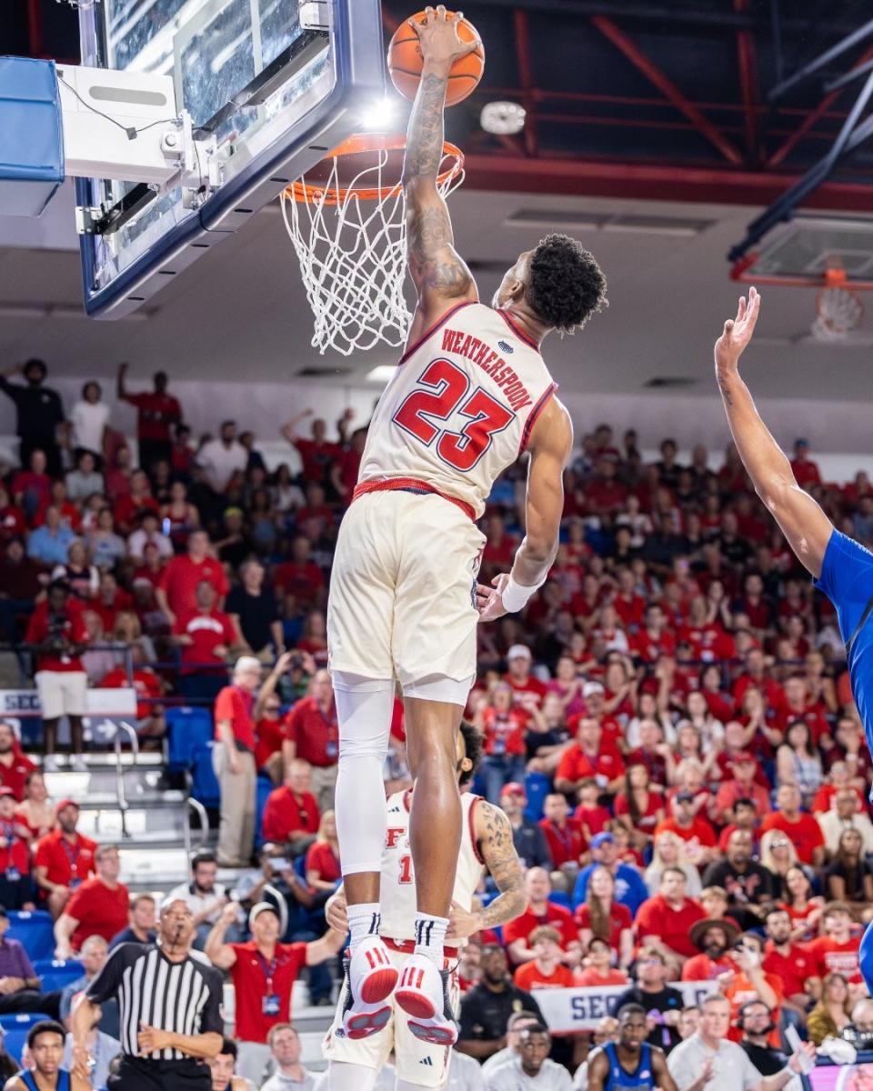 Brandon Weatherspoon rises to the challenge Saturday as the FAU Owls beat the Memphis Tigers in Boca Raton.