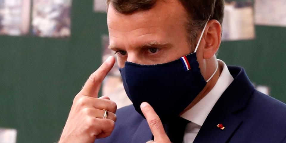 macron mask france school