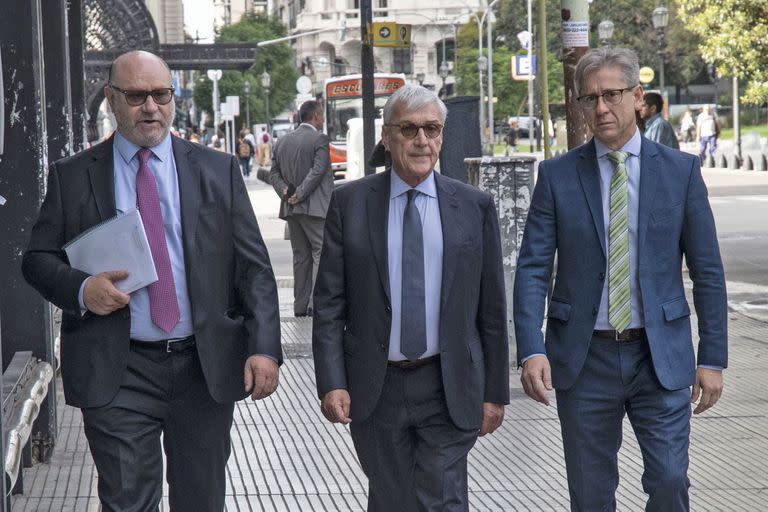 El Consejo de la Magistratura concretó hoy su primera reunión de labor del año, entre los sectores de jueces, abogados y legisladores, como primer paso para salir de la parálisis de más de ocho meses que lleva el órgano que elige y remueve jueces.