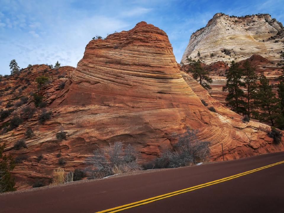 A road trip allows you to see the desert in detail (Pxhere.com)