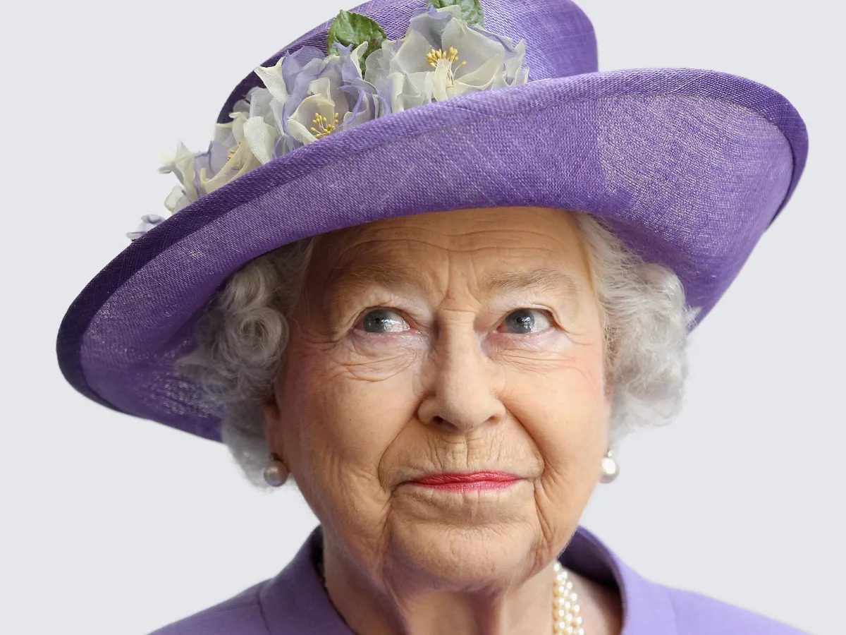 The royal family's photographer reveals his 5 favorite photos of Queen Elizabeth