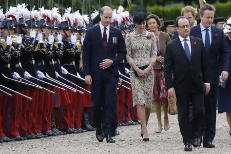 French President Francois Hollande (2ndR), Britain's Prime Minister David Cameron (R), Britain's Prince William (L) and his wife Catherine, the Duchess of Cambridge (2ndL) attend a ceremony at the Franco-British National Memorial in Thiepval near Albert, during the commemorations to mark the 100th anniversary of the start of the Battle of the Somme, northern France, July 1, 2016. REUTERS /Thibault Vandermersch/Pool