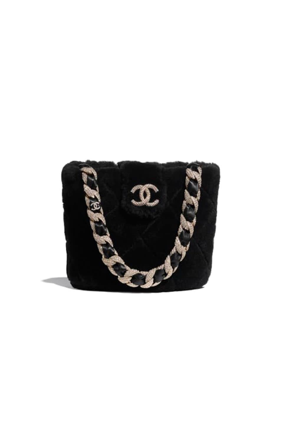 <p>Shearling bucket bag, £6,420, <a href="https://www.chanel.com/en_GB/fashion/p/hdb/as2257b04623/as2257b0462394305/bucket-bag-shearling-lambskin-strass-goldtone-metal-black.html" rel="nofollow noopener" target="_blank" data-ylk="slk:Chanel;elm:context_link;itc:0;sec:content-canvas" class="link ">Chanel</a><br><br><a class="link " href="https://go.redirectingat.com?id=127X1599956&url=https%3A%2F%2Fwww.chanel.com%2Fen_GB%2Ffashion%2Fp%2Fhdb%2Fas2257b04623%2Fas2257b0462394305%2Fbucket-bag-shearling-lambskin-strass-goldtone-metal-black.html&sref=https%3A%2F%2Fwww.townandcountrymag.com%2Fuk%2Fstyle%2Ffashion%2Fg34533784%2Fessential-autumn-fashion%2F" rel="nofollow noopener" target="_blank" data-ylk="slk:SHOP NOW;elm:context_link;itc:0;sec:content-canvas">SHOP NOW</a></p>