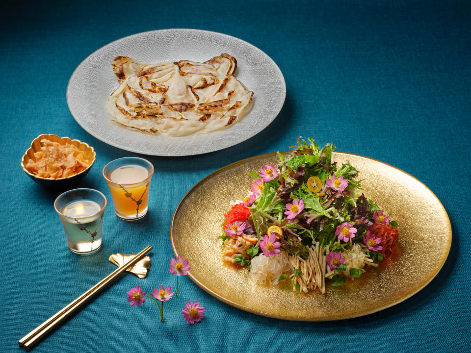 SCDH - Tiger-shaped Fugu Yusheng with Ice Plant, Fresh Greens, Edible Flower (Photo: PARKROYAL at Beach Road)