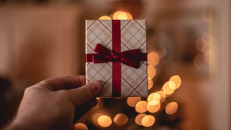 WalletHub recently released its annual list of the year’s best gift cards, and it’s a great resource for anyone trying to save money and pick out good gifts this holiday season.