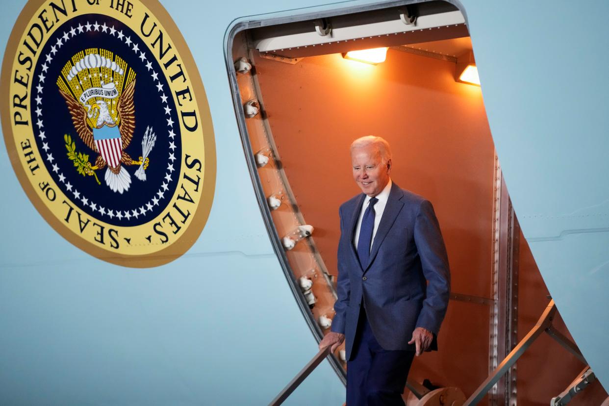 Biden disembarks Air Force One (AP)