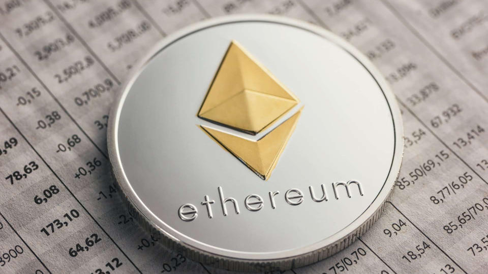 La SEC volvió a retrasar su decisión en torno a los ETF de Ether hasta junio de este año