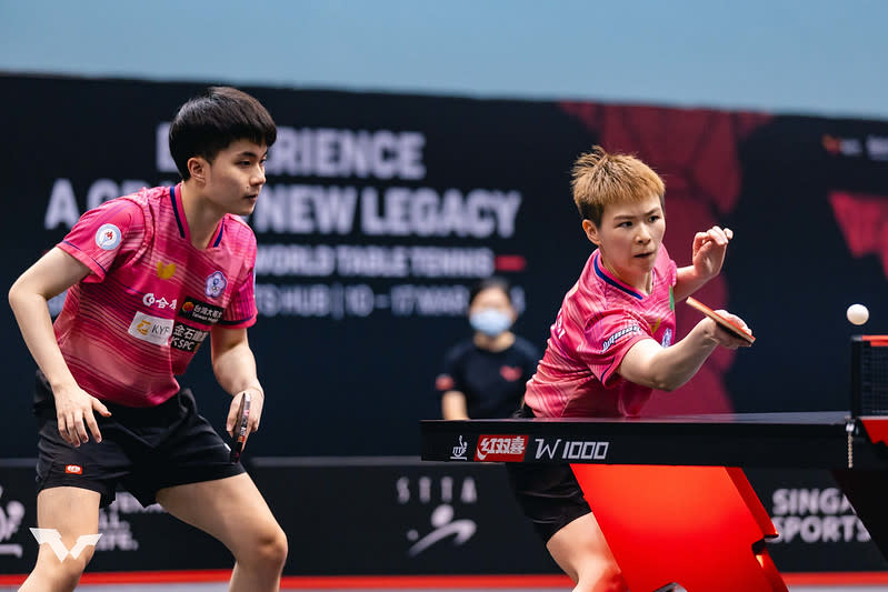 陳思羽（右）、林昀儒。（取自World Table Tennis，3/12比賽照）