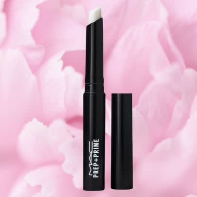 A smoothing lipstick primer