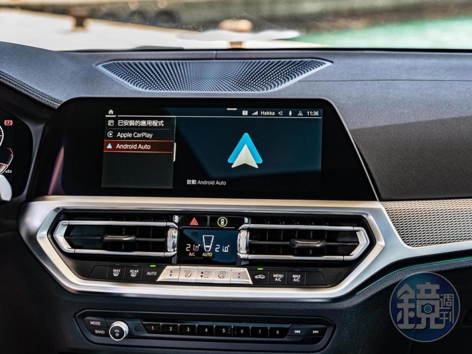 標配無線智慧型手機整合系統(含Apple CarPlay與Android Auto)。
