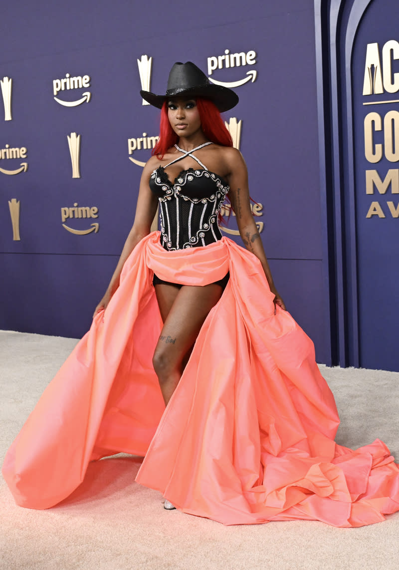 Reyna Roberts at the Academy of Country Music Awards on May 16 in Frisco, Texas, red carpet, Zavier Jones
