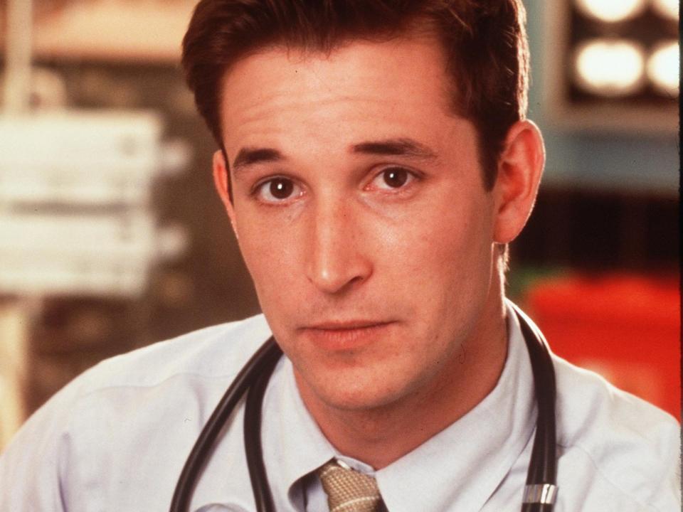 Zusammen mit dem jungen Medizinstudenten John Carter lernten die Zuschauer 1994 das County General kennen und lieben. Elf Jahre lang begleitete die Serie den aufstrebenden Arzt - vom Praktikanten zum Doktor -, bis Noah Wyle 2005 die Serie verließ, um "Platz für die kommende Generation zu machen".