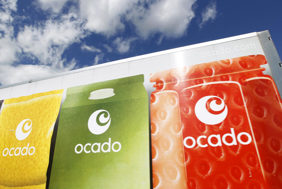 An Ocado truck returns to the Ocado depot in Hatfield, southern England July 21, 2010. British online grocer Ocado priced its initial public offering (IPO) at the bottom of a reduced range and its shares dropped in early conditional trading as sceptics continued to question its valuation.   REUTERS/Suzanne Plunkett (BRITAIN - Tags: BUSINESS FOOD)