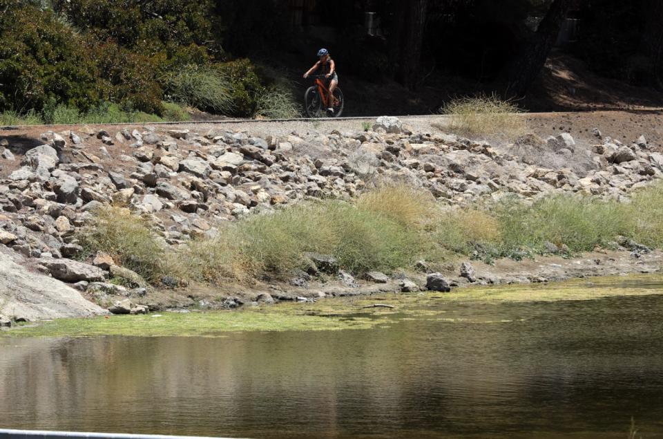 The Arroyo Simi bike path runs 7.8 miles through Simi Valley following the Arroyo Simi.