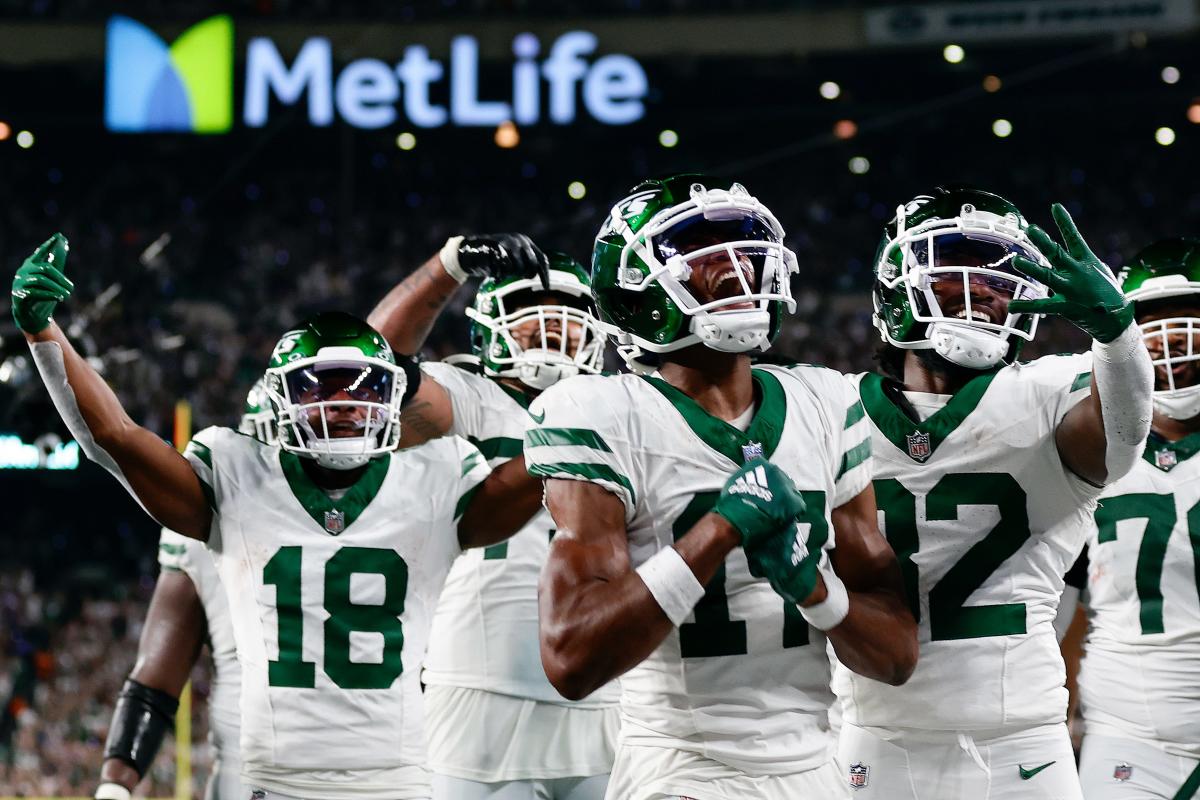 Bills vs. Jets final score, results: Walk-off punt return gives New York  comeback win after Aaron Rodgers' injury