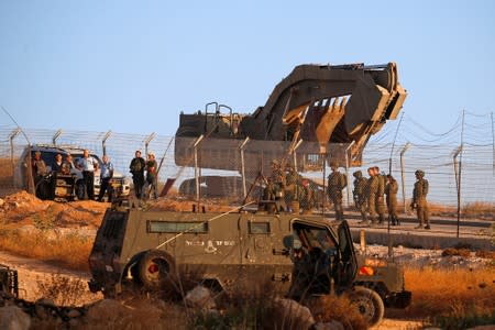 Israeli forces prepare to demolish Palestinian homes on the outskirts of Jerusalem