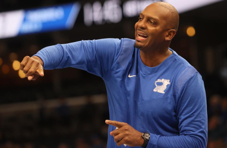 Memphis Tigers Head Coach Penny Hardaway yells out to his team as they take on the Cincinnati Bearcats at FedExForum on Sunday, Jan. 9, 2022. 