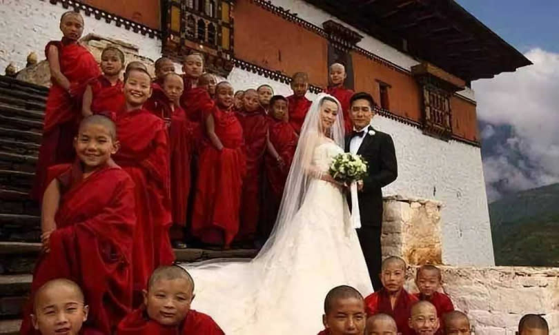 劉嘉玲與梁朝偉在不丹舉行婚禮。