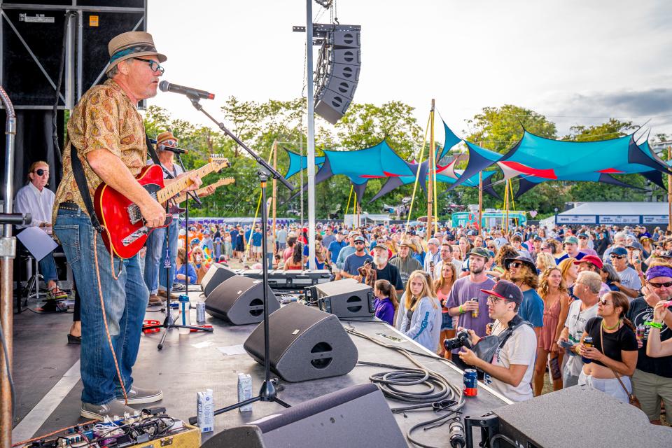 Martha's Vineyard musician Mike Benjamin performs at the 2019 Beach Road Weekend festival.