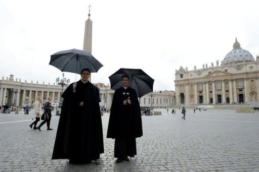 Los ocho años de pontificado de Benedicto XVI habrán quedado marcados por una grave crisis de la Iglesia contemporánea, a la que le cuesta encontrar su espacio en el mundo occidental, el descrédito de los abusos sexuales y el escándalo 'Vatileaks'. (AFP | Andreas Solaro)