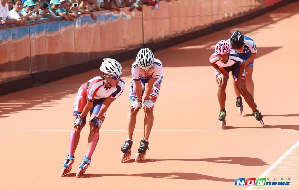 滑輪溜冰女子10,000m計點淘汰賽，中華台北選手楊合貞（第一位）勇奪金牌。（圖／記者葉政勳攝 , 2017.08.21）