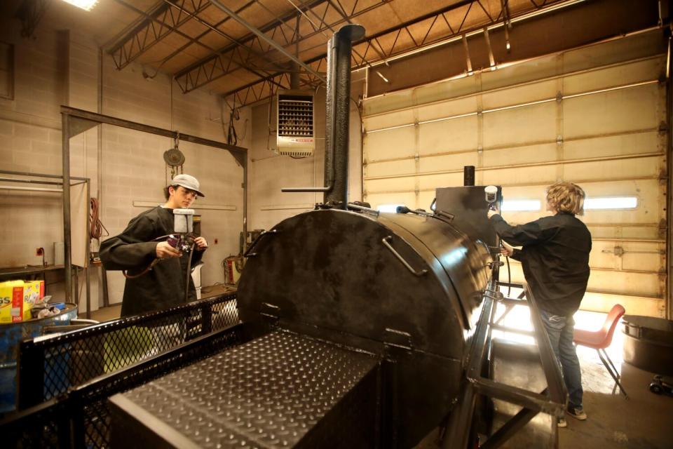 Students build a giant black smoker