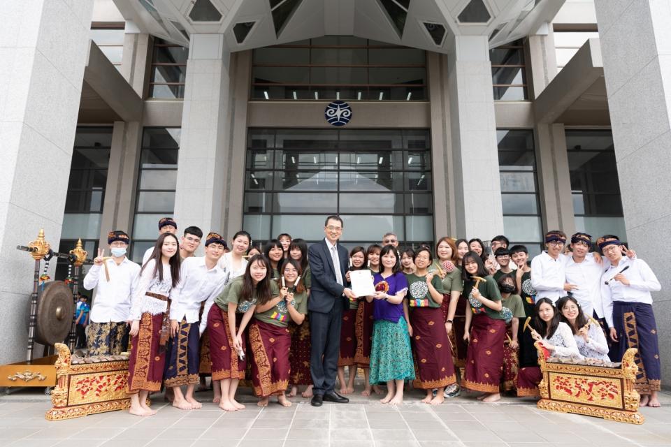 暨南大學以全新KUFFY~ Gamelan!迎接全大運聖火