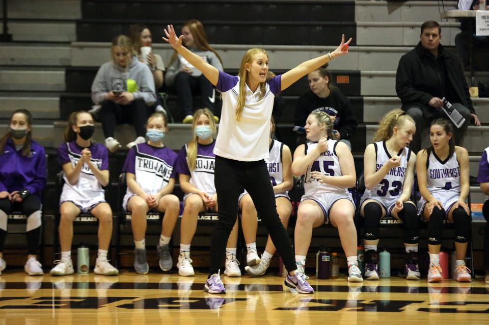 Southeast of Saline's head coach Shauna Smith calls out to her players during their game against Hugoton Thursday evening, Jan. 20, 2022. Southeast defeated Hugoton 61-58 in overtime. 