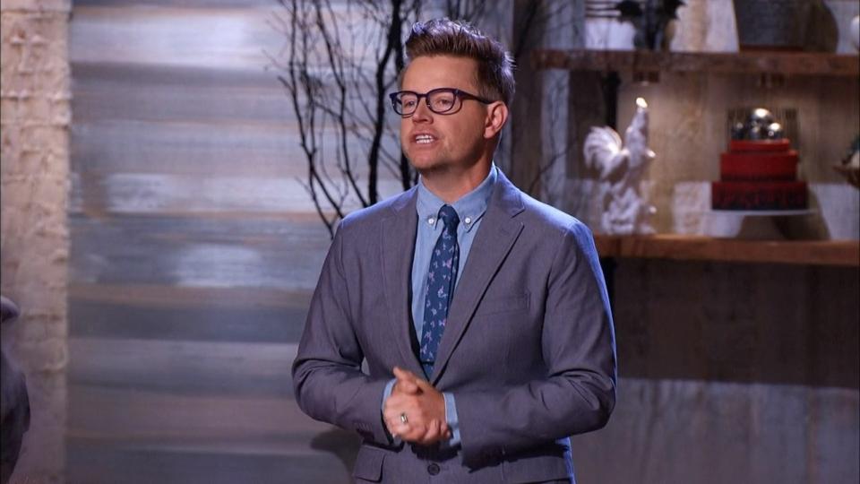 Richard Blais in hosts Halloween Baking Championship