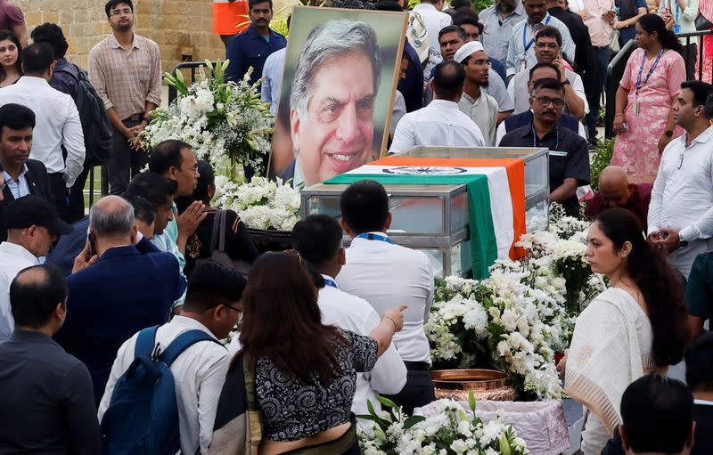 People pay their respects to the former chairman of Tata Group Ratan Tata, in Mumbai