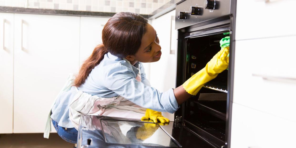 clean an oven