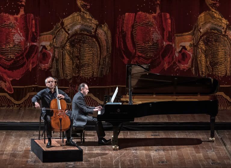 Pieter Wispelwey y Paolo Giacometti, sobre el escenario del Teatro Colón