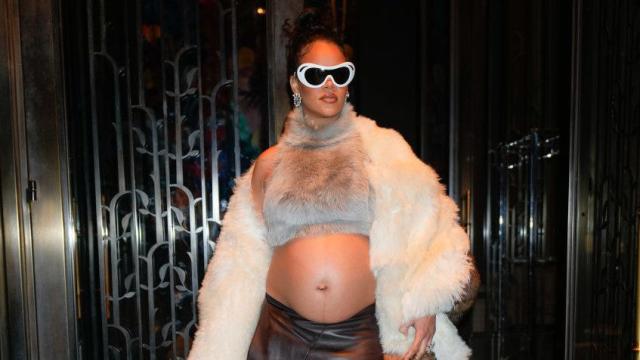 Rihanna shows off baby bump in new Louis Vuitton campaign - Good Morning  America