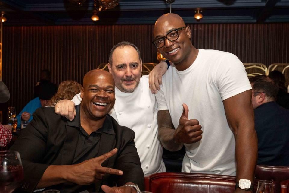 Legends Collide At Circa Las Vegas & Barry’s Downtown Prime During Super Bowl Week