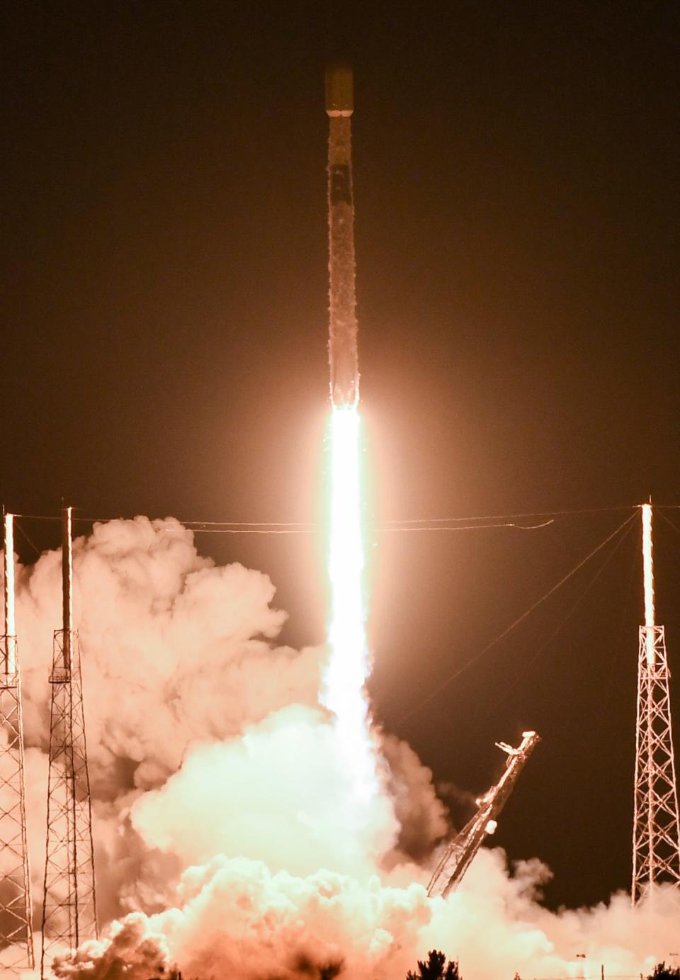 A SpaceX Falcon 9 rocket lifts off from Cape Canaveral Space Force Station, FL Friday, May 19, 2023. The rocket is carrying 22 Starlink satellites.  Mandatory Credit: Craig Bailey/FLORIDA TODAY via USA TODAY NETWORK