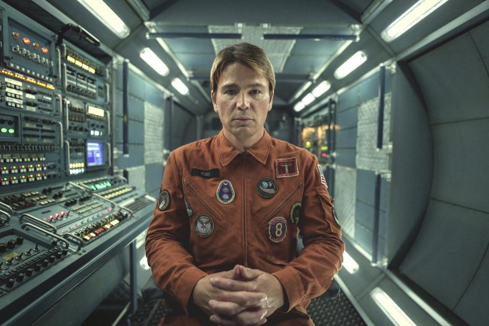 josh hartnett as an astronaut in black mirror season 6 episode beyond the sea