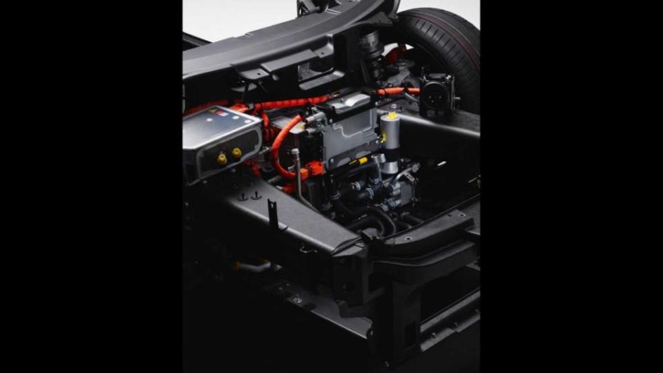 前軸馬達除了可以驅動之外，也能為LB744提供煞車效果。(圖片來源/ Lamborghini)