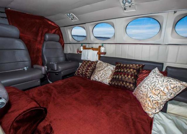 Couples Can Have Sex In The Sky In A Cessna Plane For Rm4 138 As It Flies Over Las Vegas