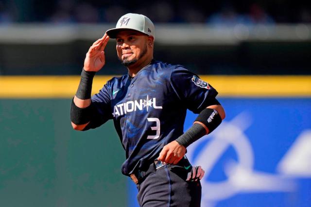 Luis Arraez hits the first cycle in Miami Marlins history