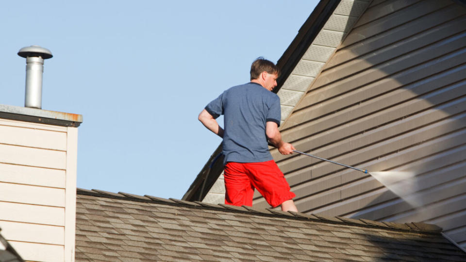 power washing siding 