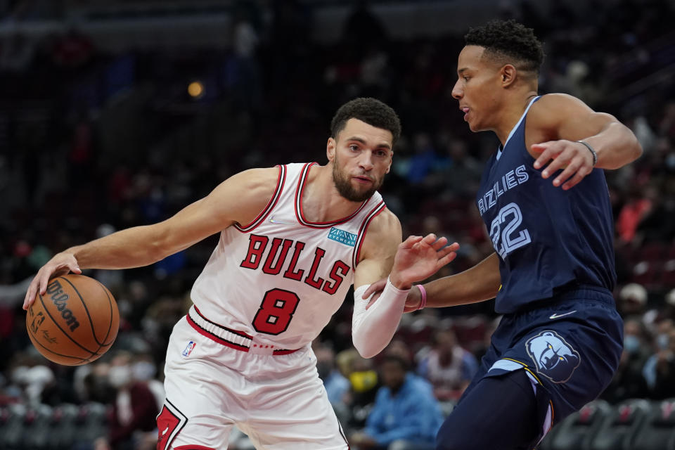 芝加哥公牛牛頭Zach LaVine（持球者）。（Photo by Patrick McDermott/Getty Images）