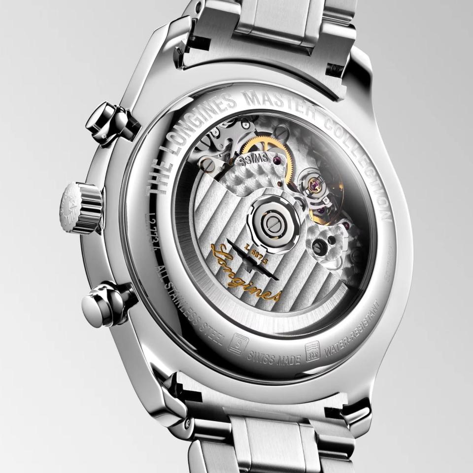 錶底蓋採用藍寶石水晶玻璃底蓋，可以欣賞到內部搭戴的L687機芯。